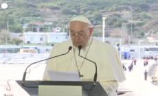 Migranti, il Papa: "Il Mediterraneo e' diventato un cimitero senza lapidi"