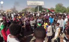 Sudan, migliaia di manifestanti contro il governo controllato dai militari