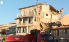 Francia, crolla un edificio in Provenza: estratti vivi donna e bambino
