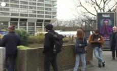 Londra, code al centro vaccinale per la dose booster