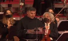 Assisi, i frati consegnano all'Onu la Lampada della pace 2021