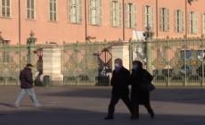 L'Italia è a rischio di zona arancione e feste blindate. Rasi: "Omicron minaccia il green pass" - Video
