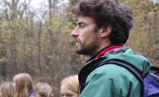 Lezioni green a Milano, gli studenti piantano alberi