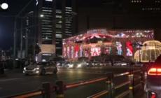 Le strade di Seoul si illuminano mentre i sudcoreani festeggiano il Natale