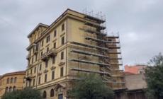 Cade da un'impalcatura, muore un operaio in centro Roma