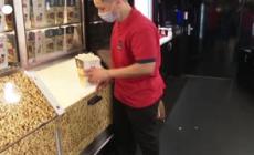Francia, vietato il consumo di cibo e bevande nei cinema per tre settimane