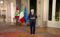 Mattarella saluta e disegna l'identikit del successore