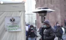 Un milione di positivi, da lunedi' mezza Italia gialla