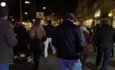 Berlino, la protesta silenziosa contro le restrizioni da Covid-19