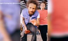 Jovanotti, tampone negativo: abbraccia la figlia e scopre i regali di Natale