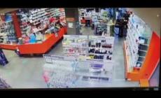 Ostia, pistola contro il farmacista durante la rapina: arrestato