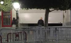 Saracinesche abbassate e controlli della polizia: in Tunisia e' tornato il coprifuoco