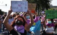 Costa Rica, marcia contro la violenza sulle donne
