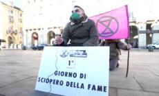Clima, attivista di Extinction Rebellion fa lo sciopero della fame a Torino