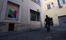 Roma, murale di Harry Greb con Berlusconi in versione Terminator
