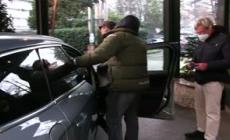 Sofia Goggia arriva in clinica a Milano dopo la caduta nel SuperG di Cortina