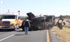 Messico, pullman di pellegrini si ribalta in autostrada: 13 morti