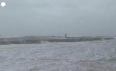 Maltempo, la tempesta Corrie imperversa sulla costa olandese