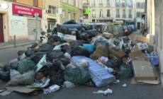 Marsiglia, sciopero dei netturbini: la citta' sommersa di spazzatura