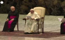 Un uomo irrompe urlando all'udienza generale, il Papa: "Preghiamo per lui"
