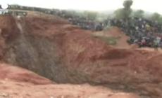 Marocco, i soccorritori si avvicinano al piccolo Ryan