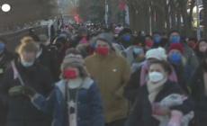 Gli spettatori raggiungono lo stadio - Video