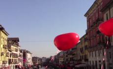 San Valentino con truffe online: incontri e regali come esca