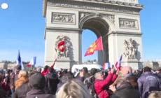 Parigi, "convogli della liberta'": tensione sugli Champs Elysees