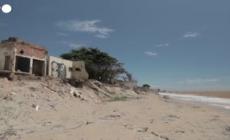 Brasile, la cittadina che rischia di essere inghiottita dall'oceano