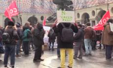 No Green pass, davanti al Comune di Torino la protesta contro l'obbligo per gli over 50