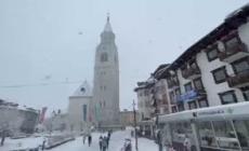 Torna la neve sulle Dolomiti bellunesi, fiocchi a Cortina d'Ampezzo