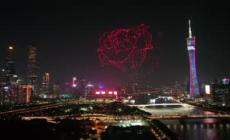 Pechino 2022, spettacolo notturno nel cielo di Guangzhou