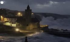 Gran Bretagna, la tempesta Eunice porta neve e raffiche di vento fino a 150 km/h