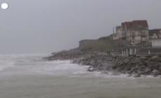 Maltempo, la tempesta Eunice raggiunge la costa settentrionale della Francia