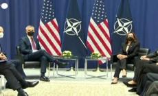Ucraina, incontro Harris-Stoltenberg a Monaco: "Se Russia attacca arriveranno dure sanzioni"