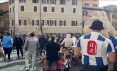 Europa League, i tifosi del Porto si radunano a Fontana di Trevi