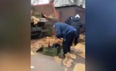 Ucraina, l'esercito arma i civili a Kiev