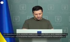 Zelensky: "Turchia e Azerbaigian si sono offerti di tenere colloqui con la Russia"