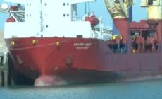 Ucraina, sanzioni Ue contro la Russia: nave cargo bloccata nella Manica
