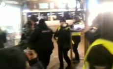 Ucraina: San Pietroburgo, la polizia arresta manifestanti che protestano contro la guerra