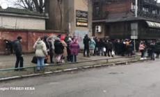 Ucraina, a Kherson cittadini in fila per il cibo