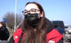 Ucraina, i volontari della Croce Rossa alla frontiera tra Ungheria e Romania