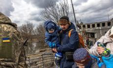 Kiev, Mosca evacua 40mila persone in Russia, corridoi "illegali"