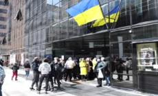 Ucraina, fila di profughi al Consolato di Napoli per i nuovi documenti