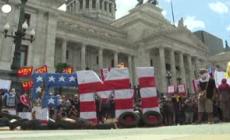 Argentina, tensione davanti al Parlamento durante la discussione sul debito