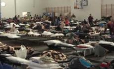 Ucraina, un centro accoglienza profughi in una palestra in Polonia