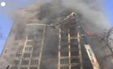 Ucraina, edificio colpito a Kiev: almeno due morti