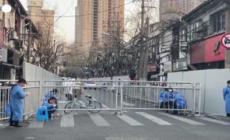 Covid, chiusa strada a Shanghai: milioni di persone in isolamento