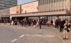 Ucraina, l'aeroporto di Varsavia trasformato in un centro di accoglienza per i profughi