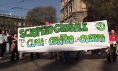Sciopero per il clima, a Milano Fridays for future in corteo
